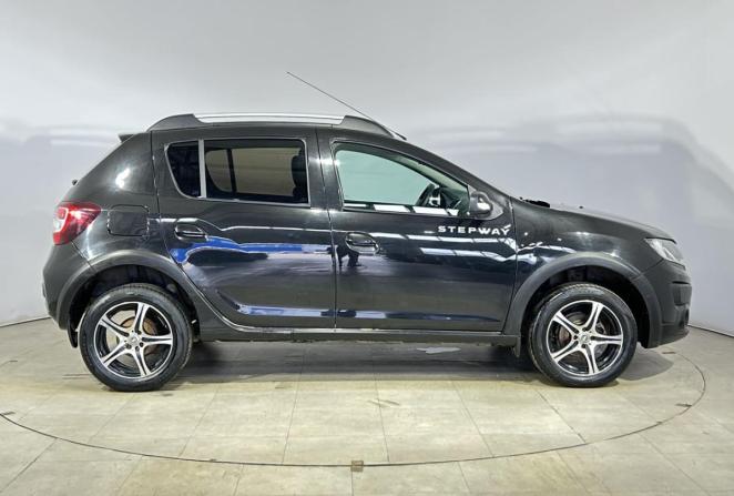 Renault Sandero II с пробегом 2015 года, цена 870 000 рублей, 121741 км, хэтчбек, Автокод Объявления
