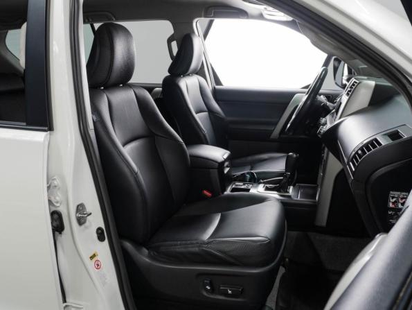 Toyota Land Cruiser Prado 150 Series с пробегом 2010 года, цена 3 769 000 рублей, 113064 км, внедорожник, Автокод Объявления