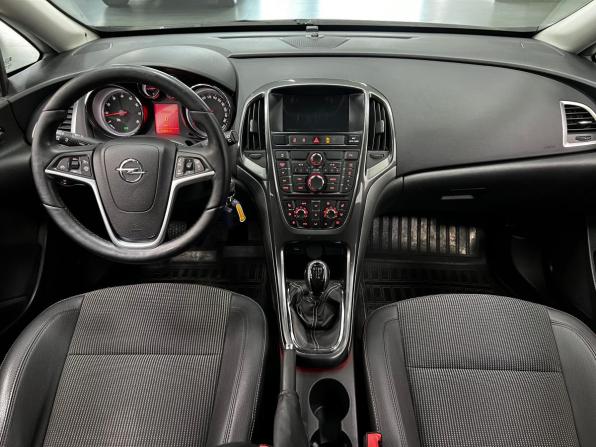 Opel Astra J Рестайлинг с пробегом 2013 года, цена 730 000 рублей, 188650 км, хэтчбек, Автокод Объявления