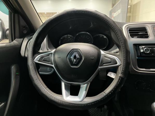 Renault Logan II Рестайлинг с пробегом 2018 года, цена 990 000 рублей, 86400 км, седан, Автокод Объявления