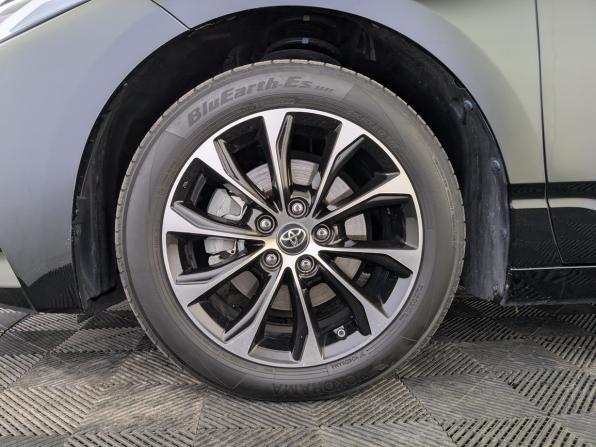 Toyota Avalon V с пробегом 2022 года, цена 3 335 000 рублей, 61953 км, седан, Автокод Объявления