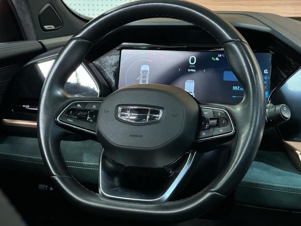 Geely Monjaro I с пробегом 2023 года, цена 2 999 990 рублей, 47745 км, внедорожник, Автокод Объявления