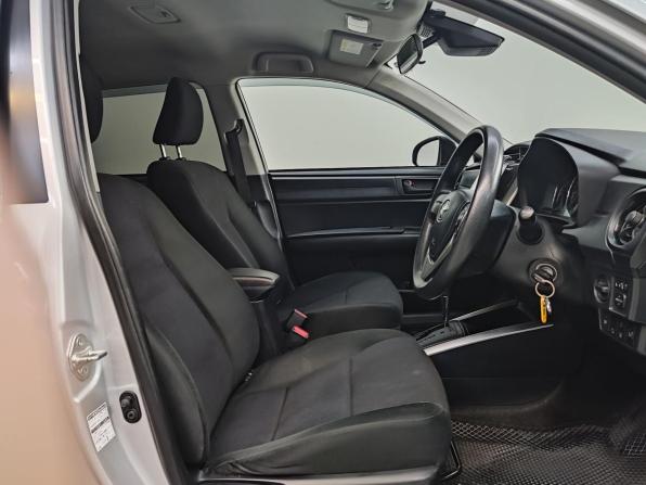 Toyota Corolla XI (E160 E170) Рестайлинг 2 с пробегом 2018 года, цена 1 390 000 рублей, 85579 км, универсал, Автокод Объявления