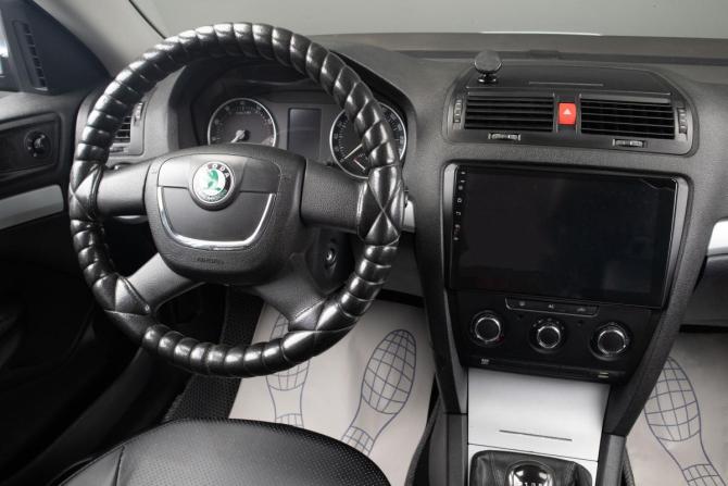 Skoda Octavia II (A5) Рестайлинг с пробегом 2009 года, цена 719 000 рублей, 170000 км, лифтбек, Автокод Объявления