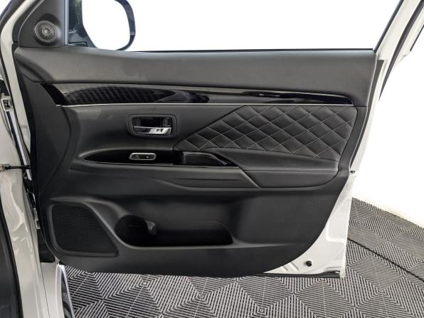 Mitsubishi Outlander III Рестайлинг 3 с пробегом 2022 года, цена 2 550 000 рублей, 25553 км, внедорожник, Автокод Объявления