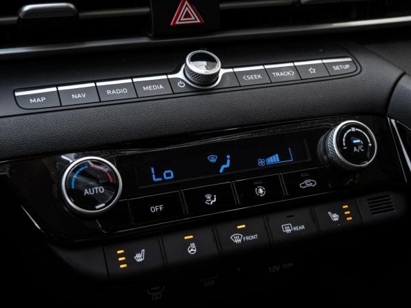 Hyundai Elantra VII (CN7) Рестайлинг с пробегом 2023 года, цена 2 320 000 рублей, 32842 км, седан, Автокод Объявления