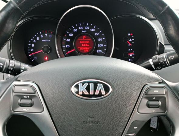 Kia Rio III Рестайлинг с пробегом 2015 года, цена 899 000 рублей, 171000 км, седан, Автокод Объявления