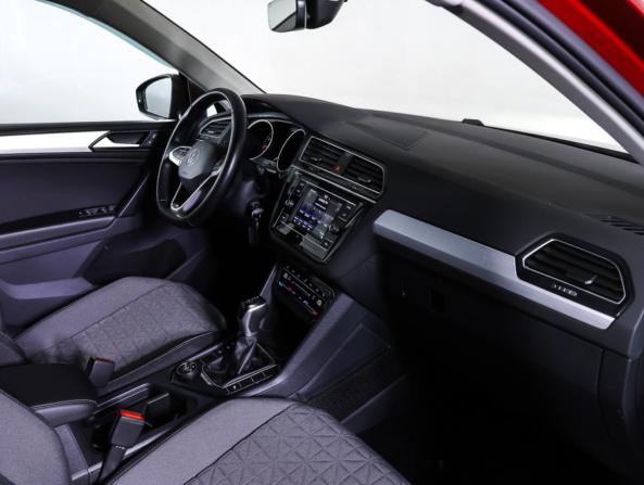 Volkswagen Tiguan II Рестайлинг с пробегом 2021 года, цена 3 174 000 рублей, 29384 км, внедорожник, Автокод Объявления