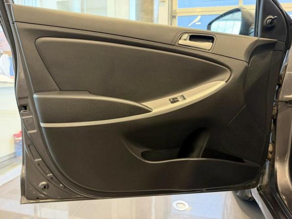 Hyundai Solaris I с пробегом 2012 года, цена 820 000 рублей, 142070 км, седан, Автокод Объявления