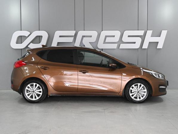Kia Ceed II Рестайлинг с пробегом 2017 года, цена 1 299 000 рублей, 131152 км, хэтчбек, Автокод Объявления