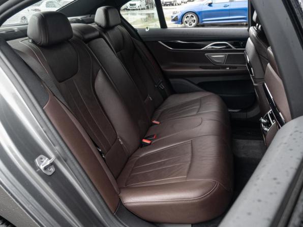 BMW 7 серии VI (G11/G12) с пробегом 2018 года, цена 4 350 000 рублей, 97856 км, седан, Автокод Объявления