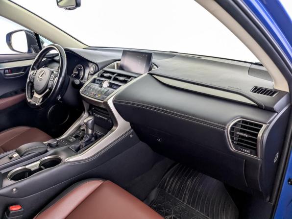 Lexus NX I с пробегом 2017 года, цена 3 250 000 рублей, 71834 км, внедорожник, Автокод Объявления