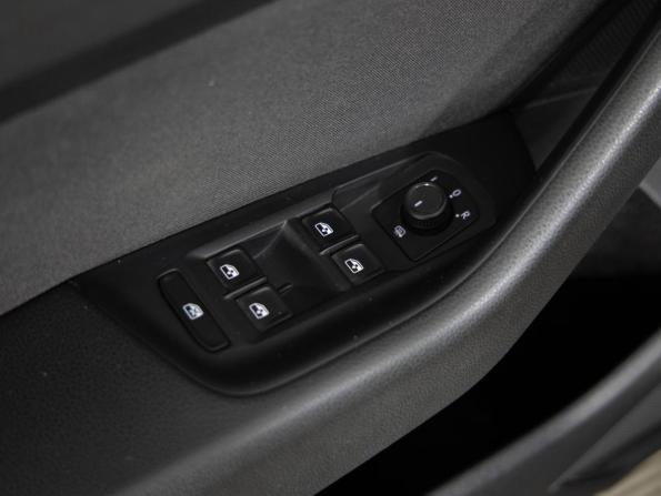 Volkswagen Passat B8 с пробегом 2016 года, цена 1 799 000 рублей, 113021 км, седан, Автокод Объявления
