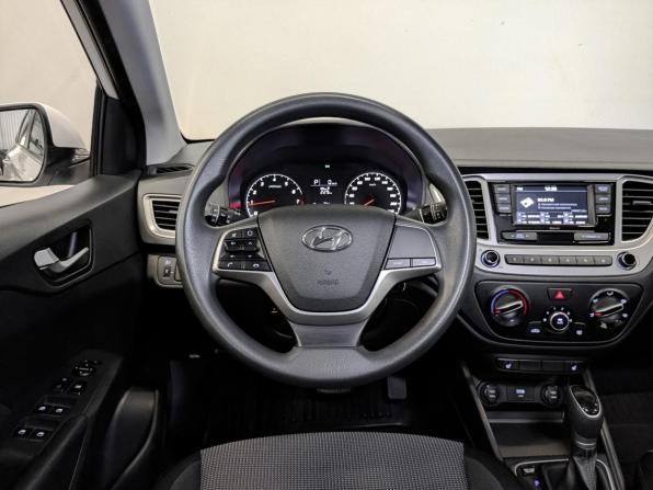 Hyundai Solaris II Рестайлинг с пробегом 2022 года, цена 1 565 000 рублей, 124258 км, седан, Автокод Объявления