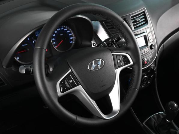 Hyundai Solaris I Рестайлинг с пробегом 2015 года, цена 999 000 рублей, 153590 км, хэтчбек, Автокод Объявления