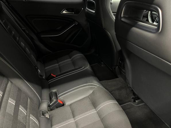 Mercedes-Benz GLA I (X156) Рестайлинг с пробегом 2019 года, цена 2 968 000 рублей, 14554 км, внедорожник, Автокод Объявления