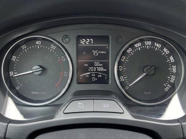 Skoda Rapid I Рестайлинг с пробегом 2017 года, цена 1 019 000 рублей, 203788 км, лифтбек, Автокод Объявления
