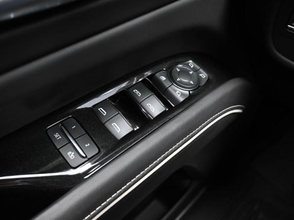 Cadillac Escalade V с пробегом 2023 года, цена 17 999 000 рублей, 17545 км, внедорожник, Автокод Объявления
