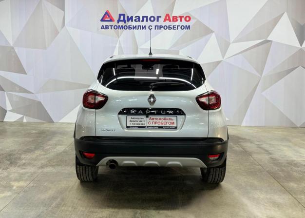 Renault Kaptur I с пробегом 2017 года, цена 1 330 000 рублей, 74741 км, внедорожник, Автокод Объявления