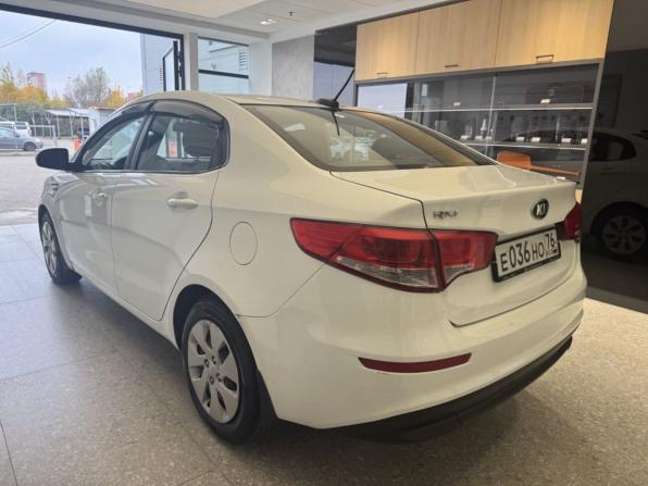 Kia Rio III Рестайлинг с пробегом 2017 года, цена 895 100 рублей, 192338 км, седан, Автокод Объявления