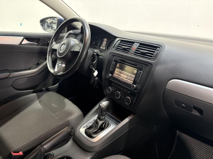 Volkswagen Jetta VI Курск  - изображение 7