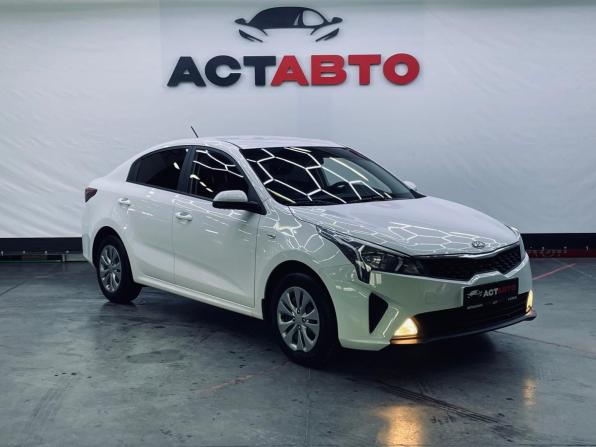 Kia Rio IV Рестайлинг с пробегом 2021 года, цена 1 590 000 рублей, 87812 км, седан, Автокод Объявления