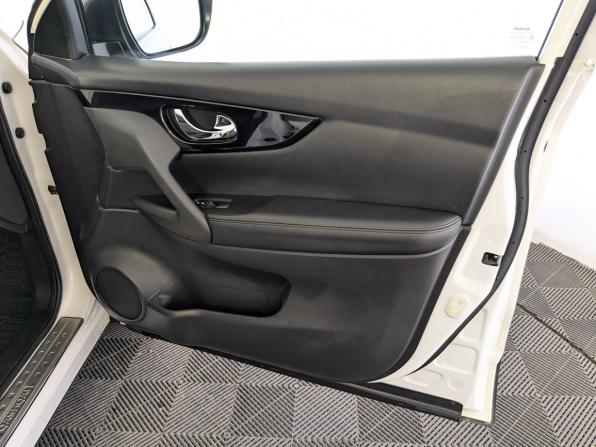 Nissan Qashqai II с пробегом 2017 года, цена 1 850 000 рублей, 102181 км, внедорожник, Автокод Объявления