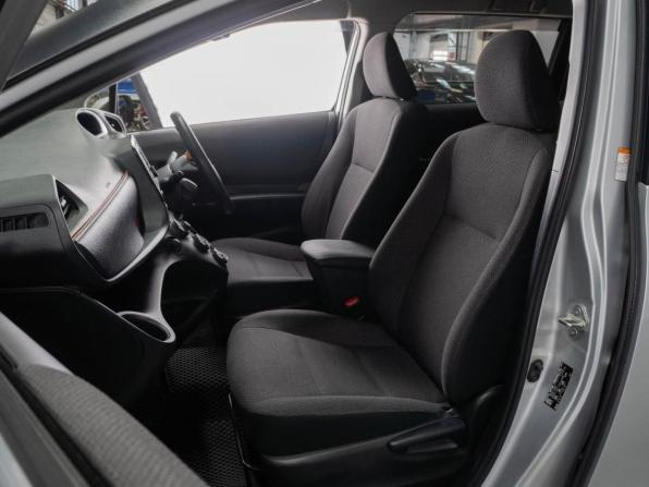 Toyota Sienta II Рестайлинг с пробегом 2019 года, цена 1 440 000 рублей, 94172 км, компактвэн, Автокод Объявления