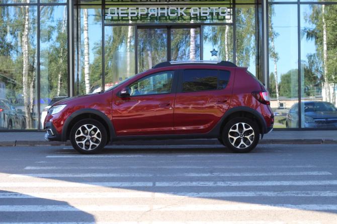 Renault Sandero II Рестайлинг с пробегом 2021 года, цена 1 425 000 рублей, 47386 км, хэтчбек, Автокод Объявления