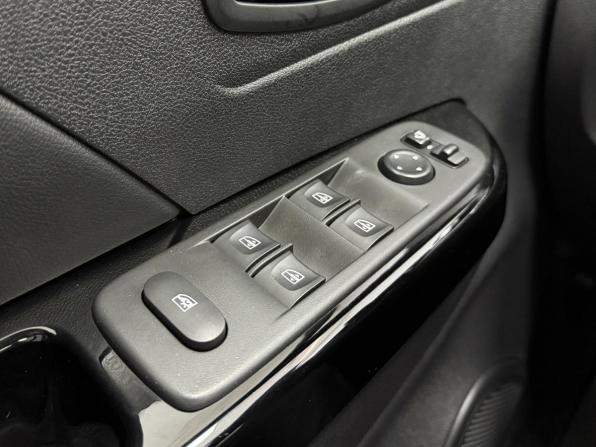 Renault Kaptur I Рестайлинг с пробегом 2021 года, цена 1 425 000 рублей, 92579 км, внедорожник, Автокод Объявления