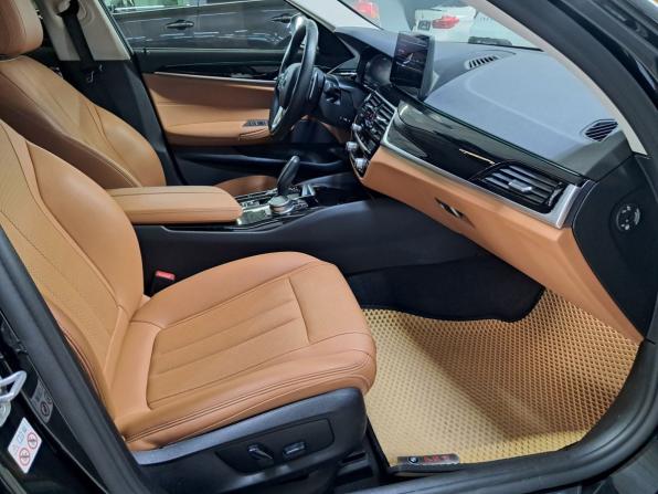 BMW 5 серии VII (G30/G31/G38) Рестайлинг с пробегом 2021 года, цена 5 300 000 рублей, 54987 км, седан, Автокод Объявления