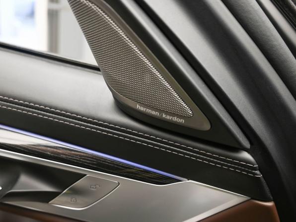 BMW 7 серии VI (G11/G12) с пробегом 2017 года, цена 3 680 000 рублей, 215977 км, седан, Автокод Объявления
