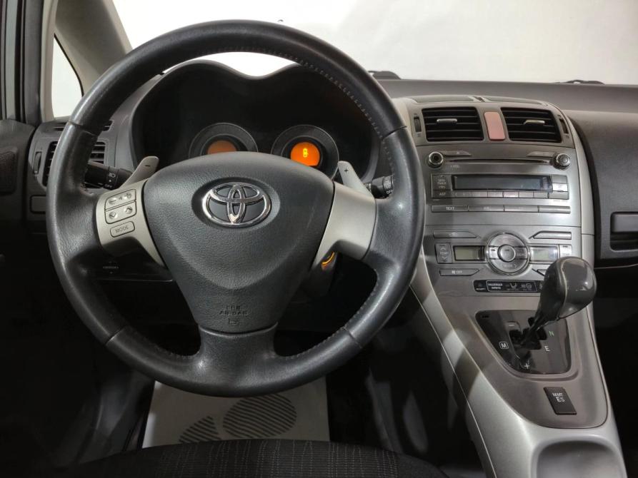 Toyota Auris I Альметьевск  - изображение 11