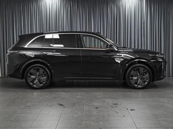 Li Auto (Lixiang) L7 I Рестайлинг с пробегом 2025 года, цена 7 800 000 рублей, 806 км, внедорожник, Автокод Объявления