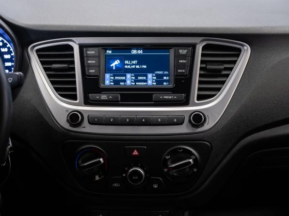 Hyundai Solaris II с пробегом 2019 года, цена 1 300 000 рублей, 135953 км, седан, Автокод Объявления
