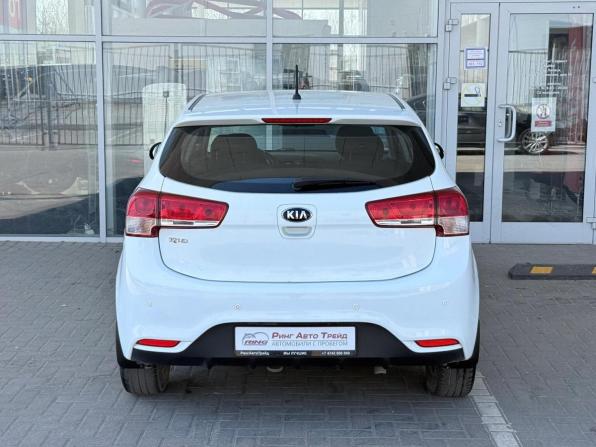 Kia Rio III Рестайлинг с пробегом 2016 года, цена 1 249 000 рублей, 71000 км, хэтчбек, Автокод Объявления