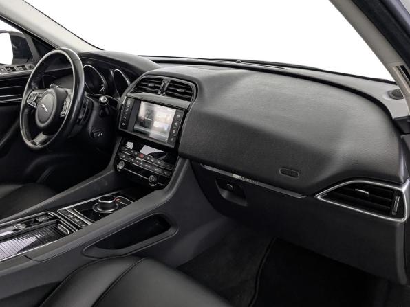 Jaguar F-Pace I с пробегом 2017 года, цена 2 520 000 рублей, 113144 км, внедорожник, Автокод Объявления