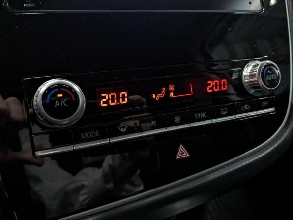 Mitsubishi Outlander III Рестайлинг 3 с пробегом 2020 года, цена 2 495 000 рублей, 100043 км, внедорожник, Автокод Объявления