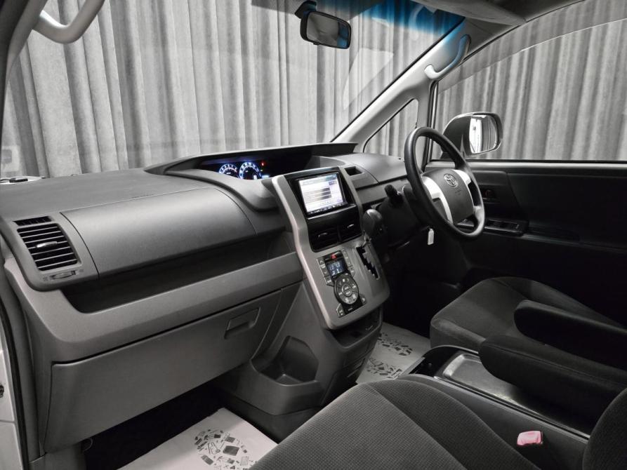 Toyota Noah II (R70) Красноярск  - изображение 11