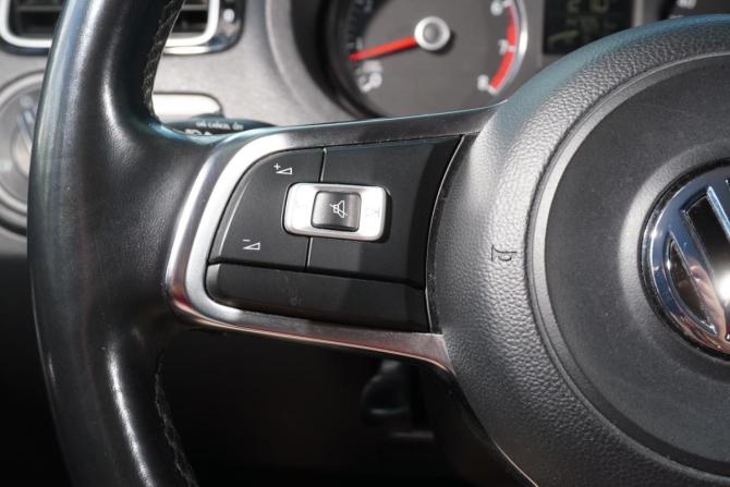 Volkswagen Polo V Рестайлинг с пробегом 2019 года, цена 1 139 000 рублей, 147051 км, седан, Автокод Объявления