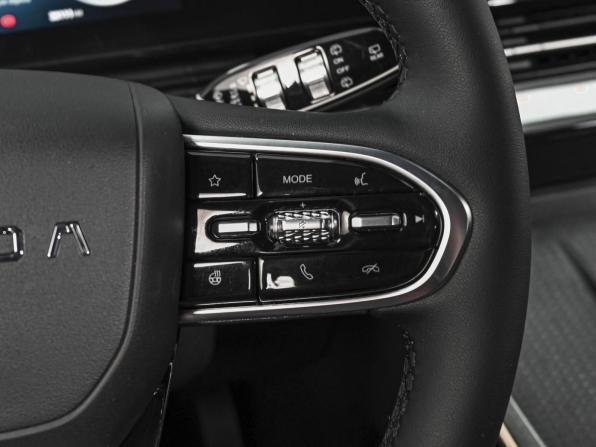 Omoda C5 I Рестайлинг с пробегом 2024 года, цена 1 690 000 рублей, 38192 км, внедорожник, Автокод Объявления