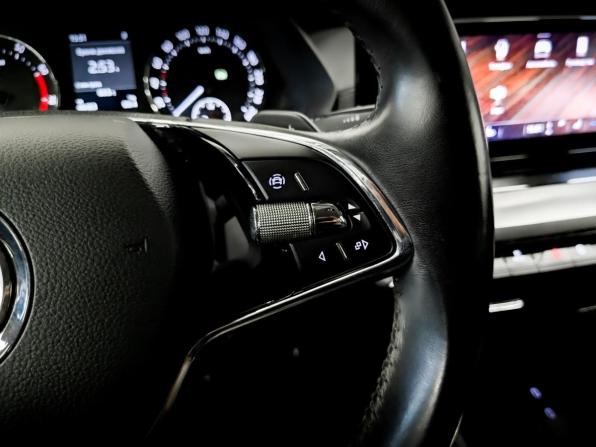 Skoda Octavia IV (A8) с пробегом 2020 года, цена 2 200 000 рублей, 46463 км, лифтбек, Автокод Объявления