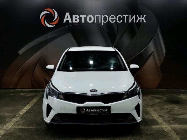 Kia Rio IV Рестайлинг с пробегом 2020 года, цена 1 300 000 рублей, 88000 км, седан, Автокод Объявления