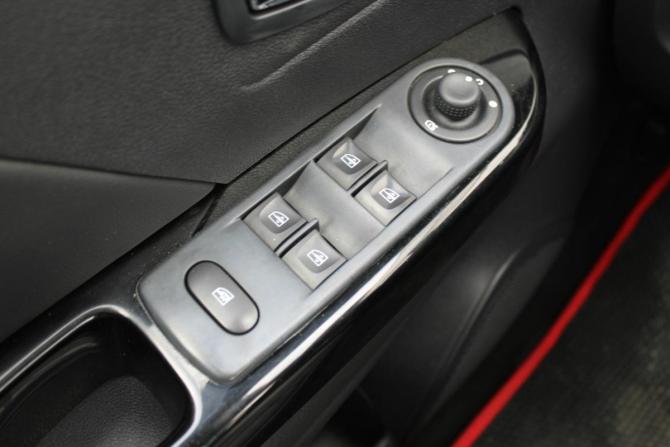 Renault Kaptur I с пробегом 2017 года, цена 1 390 000 рублей, 143000 км, внедорожник, Автокод Объявления