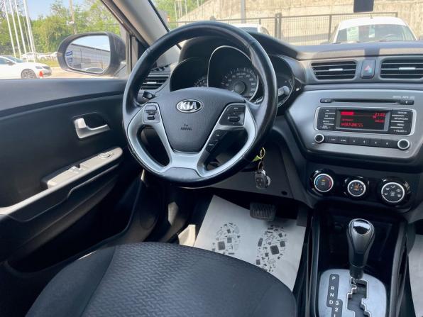 Kia Rio III Рестайлинг с пробегом 2016 года, цена 880 000 рублей, 155000 км, седан, Автокод Объявления