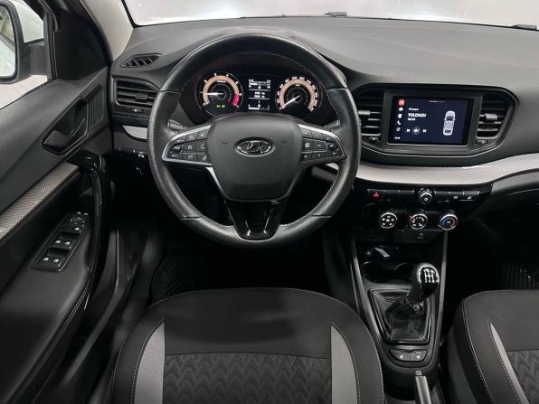Lada (ВАЗ) Vesta I Рестайлинг (NG) с пробегом 2023 года, цена 1 250 000 рублей, 27230 км, седан, Автокод Объявления