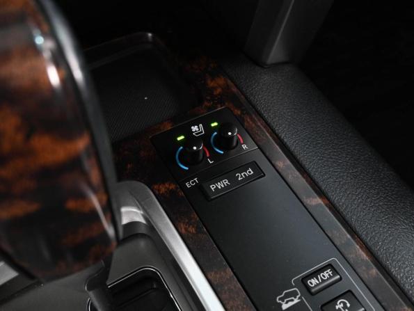 Toyota Land Cruiser 200 Series Рестайлинг 1 с пробегом 2013 года, цена 4 479 000 рублей, 139844 км, внедорожник, Автокод Объявления