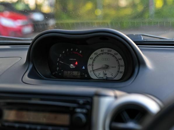 Toyota Ist I с пробегом 2002 года, цена 450 000 рублей, 179605 км, хэтчбек, Автокод Объявления