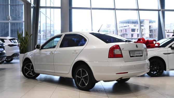 Skoda Octavia II (A5) Рестайлинг с пробегом 2013 года, цена 650 000 рублей, 256221 км, лифтбек, Автокод Объявления