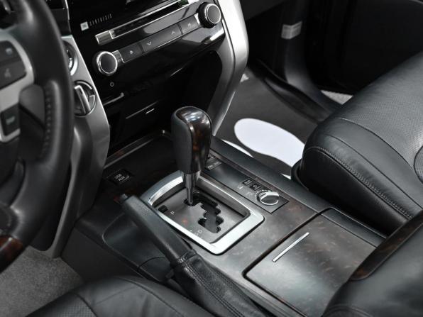 Toyota Land Cruiser 200 Series Рестайлинг 1 с пробегом 2012 года, цена 3 099 000 рублей, 355000 км, внедорожник, Автокод Объявления